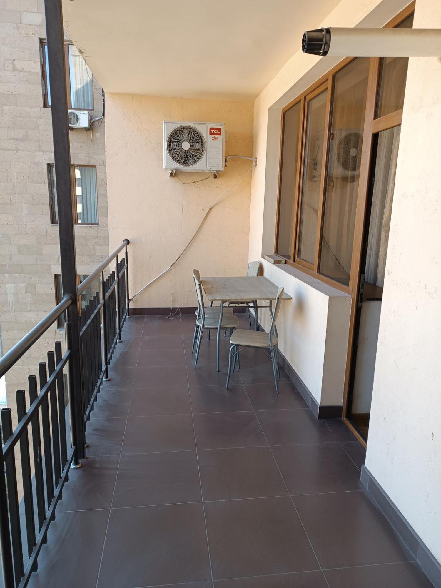 Rent Inn Yerevan On Arami Street Buitenkant foto